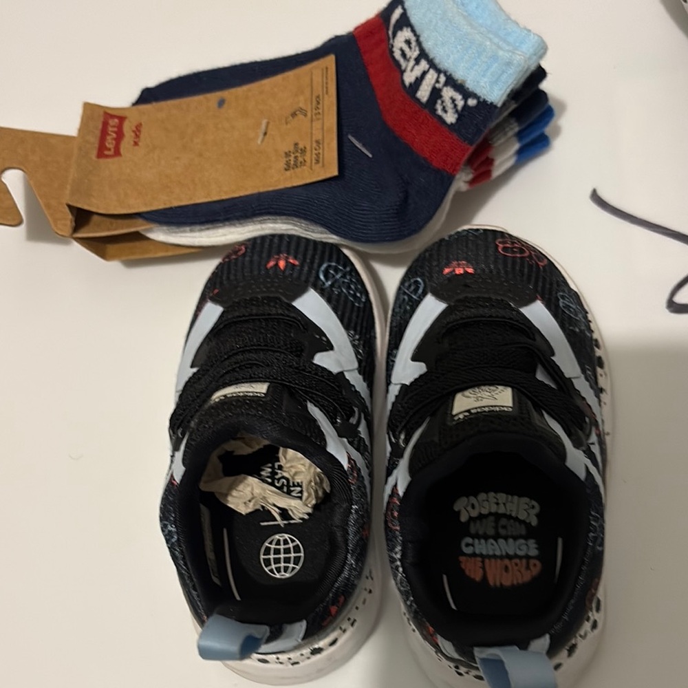 Adidas 5K Sneakers Free Niki socks - Picture 4 of 6